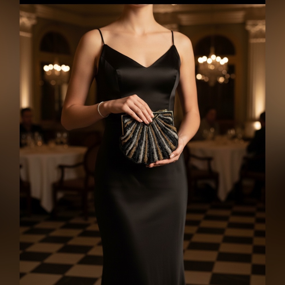 Evening Beaded Shell Clutch - Black & Gold